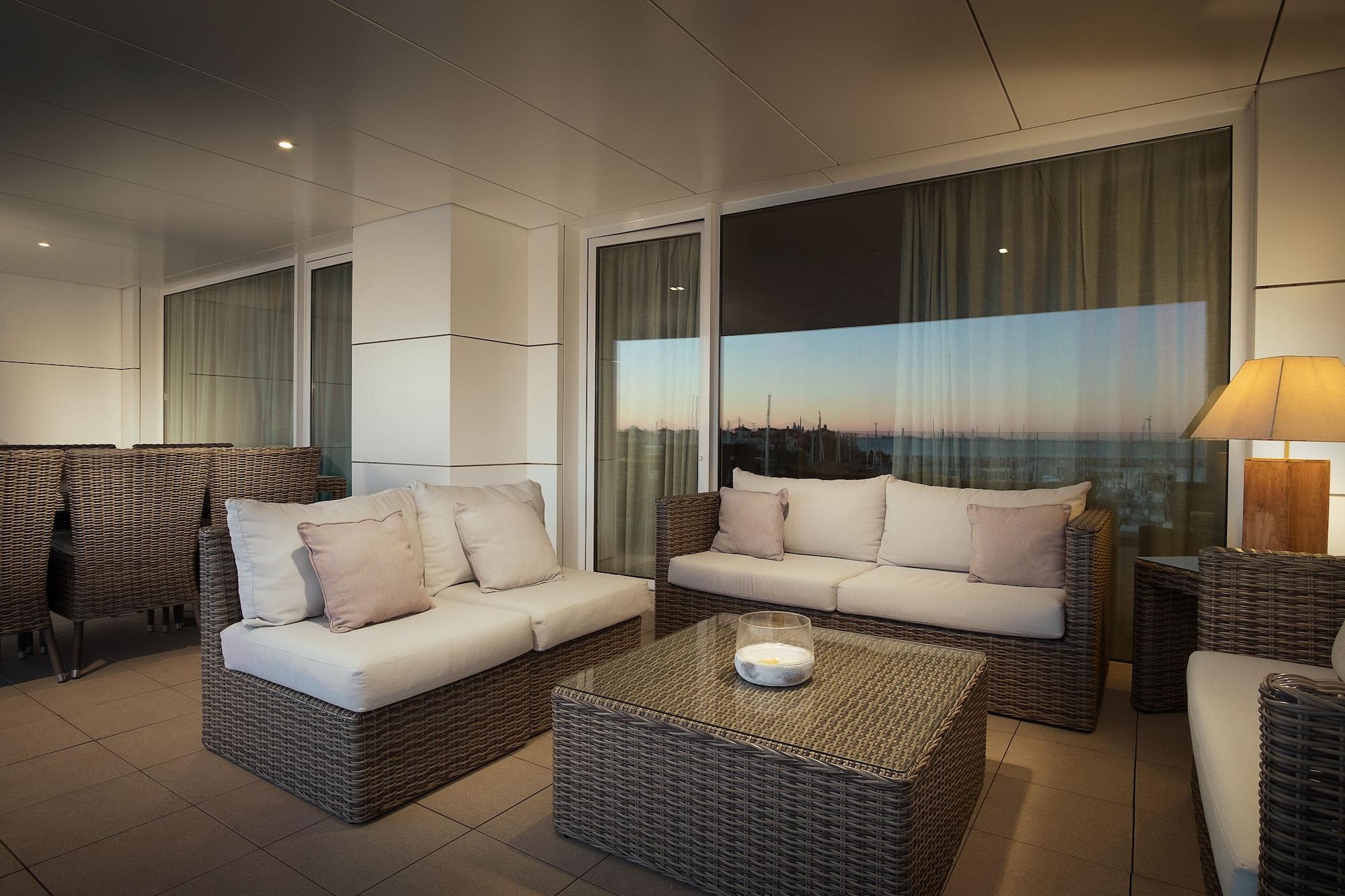 Suites Puerto Sherry Эль-Пуэрто-де-Санта-Мария Экстерьер фото