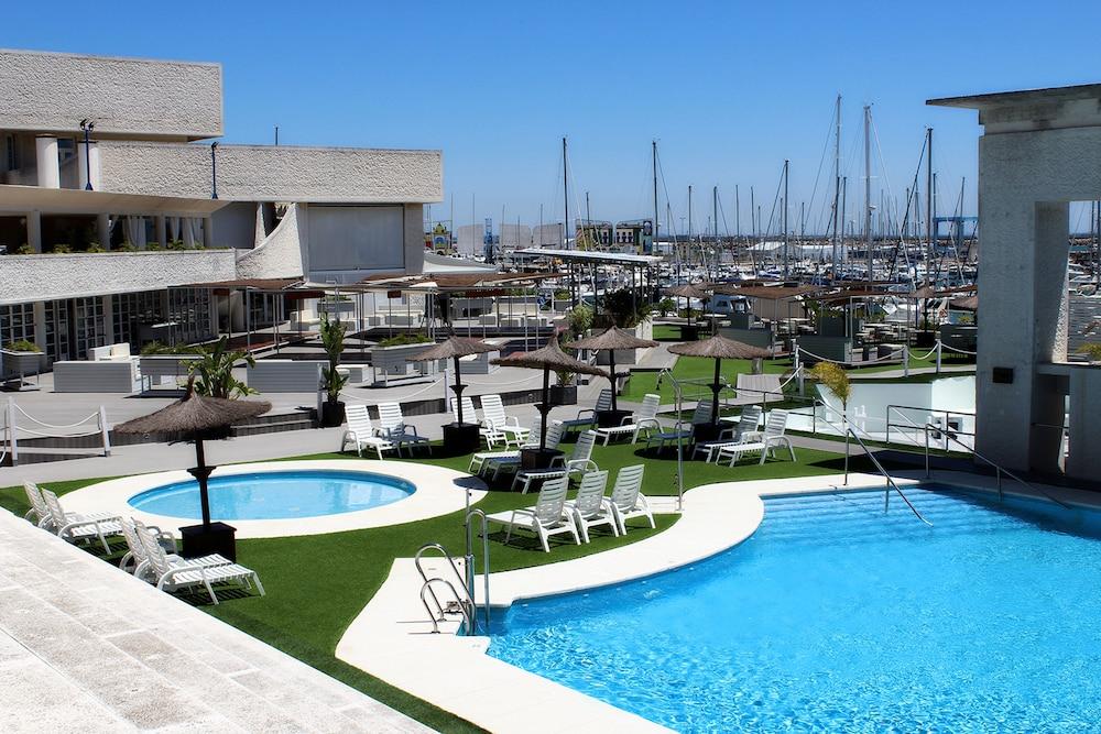 Suites Puerto Sherry Эль-Пуэрто-де-Санта-Мария Экстерьер фото