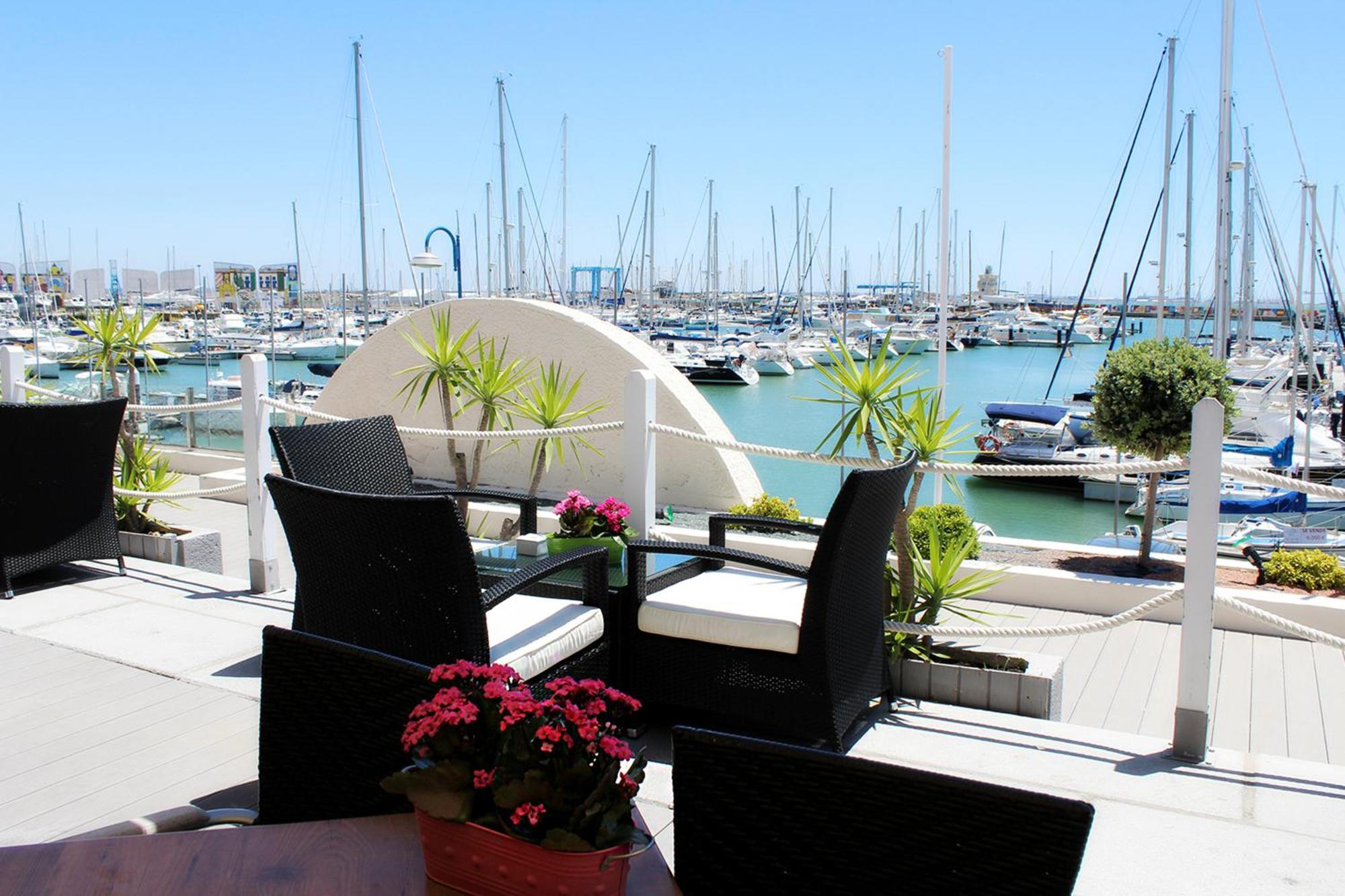 Suites Puerto Sherry Эль-Пуэрто-де-Санта-Мария Экстерьер фото